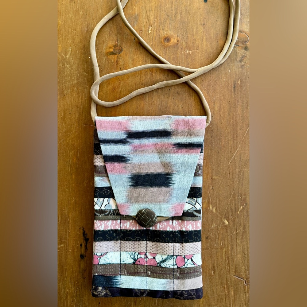 NWOT. Quilted Silk Alex Santa Barbara Crossbody Shoulder Purse Pink/Brown 8 x 5”